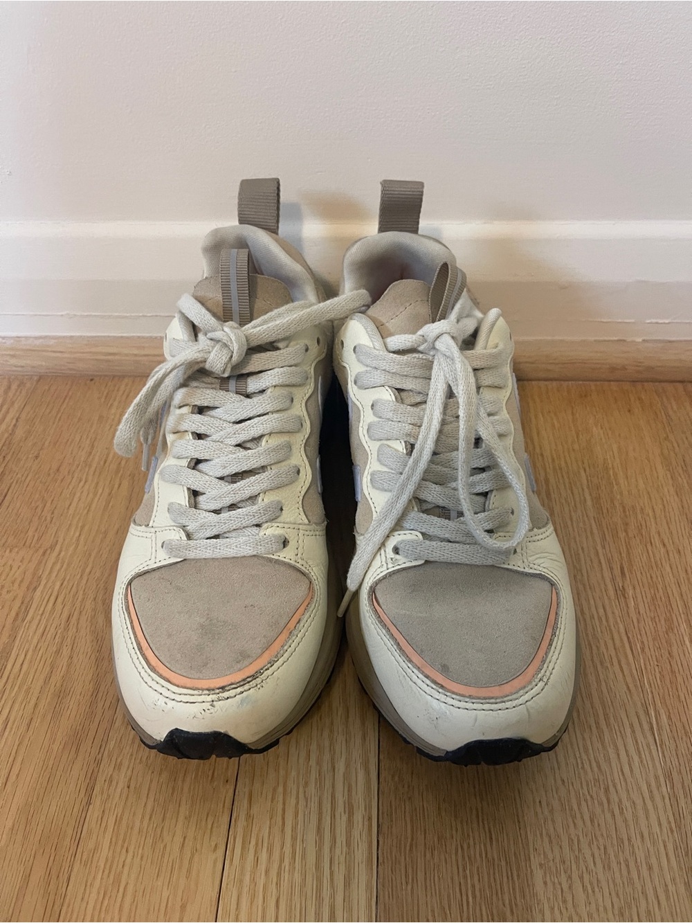Veja Venturi Sneaker in Suede Almond - Picture 2 of 8